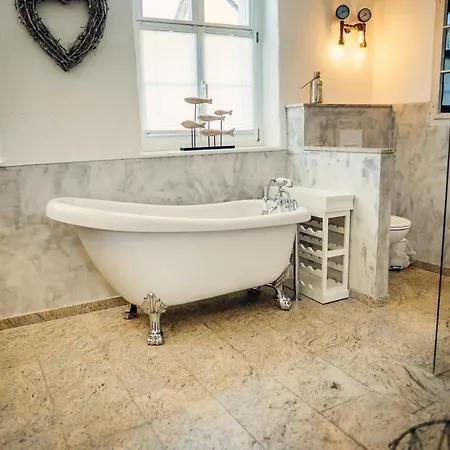 Alte Schmiede Mit Sauna, Pool Und Whirpool Im Aussenbereich Schoenstes Der Lausitz *