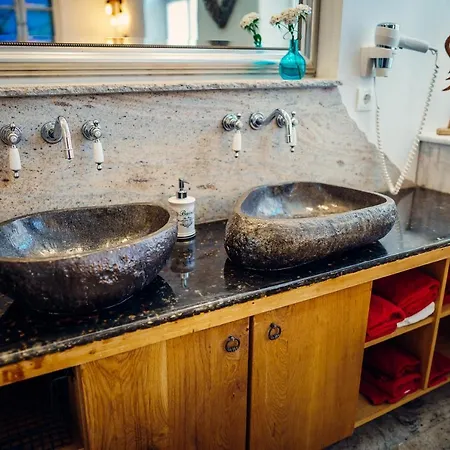 Alte Schmiede Mit Sauna, Pool Und Whirpool Im Aussenbereich Schoenstes Der Lausitz