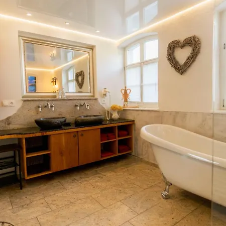Alte Schmiede Mit Sauna, Pool Und Whirpool Im Aussenbereich Schoenstes Der Lausitz * Elsterheide