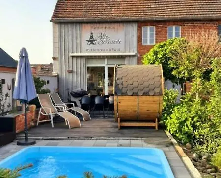 Holiday home Alte Schmiede Mit Sauna, Pool Und Whirpool Im Aussenbereich Schoenstes Der Lausitz Elsterheide