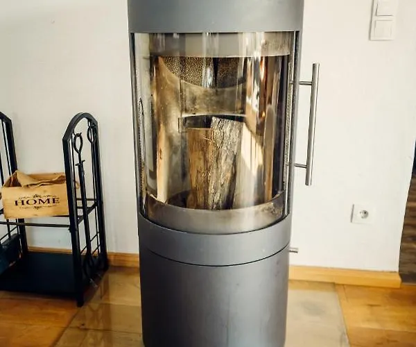 Alte Schmiede Mit Sauna, Pool Und Whirpool Im Aussenbereich Schoenstes Der Lausitz Casa de Férias