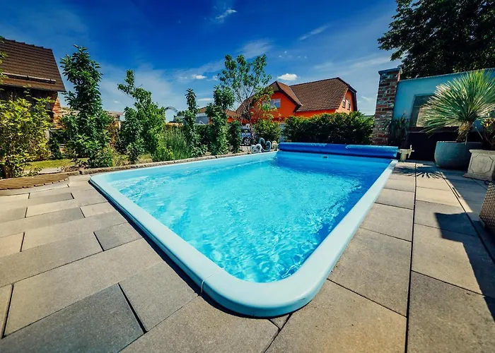 Alte Schmiede Mit Sauna, Pool Und Whirpool Im Aussenbereich Schoenstes Der Lausitz Сasa de vacaciones