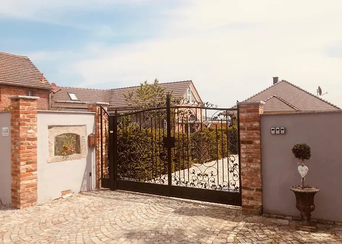 Сasa de vacaciones Alte Schmiede Mit Sauna, Pool Und Whirpool Im Aussenbereich Schoenstes Der Lausitz *